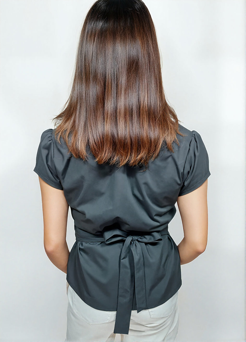 Haut noir ajusté avec col décoratif