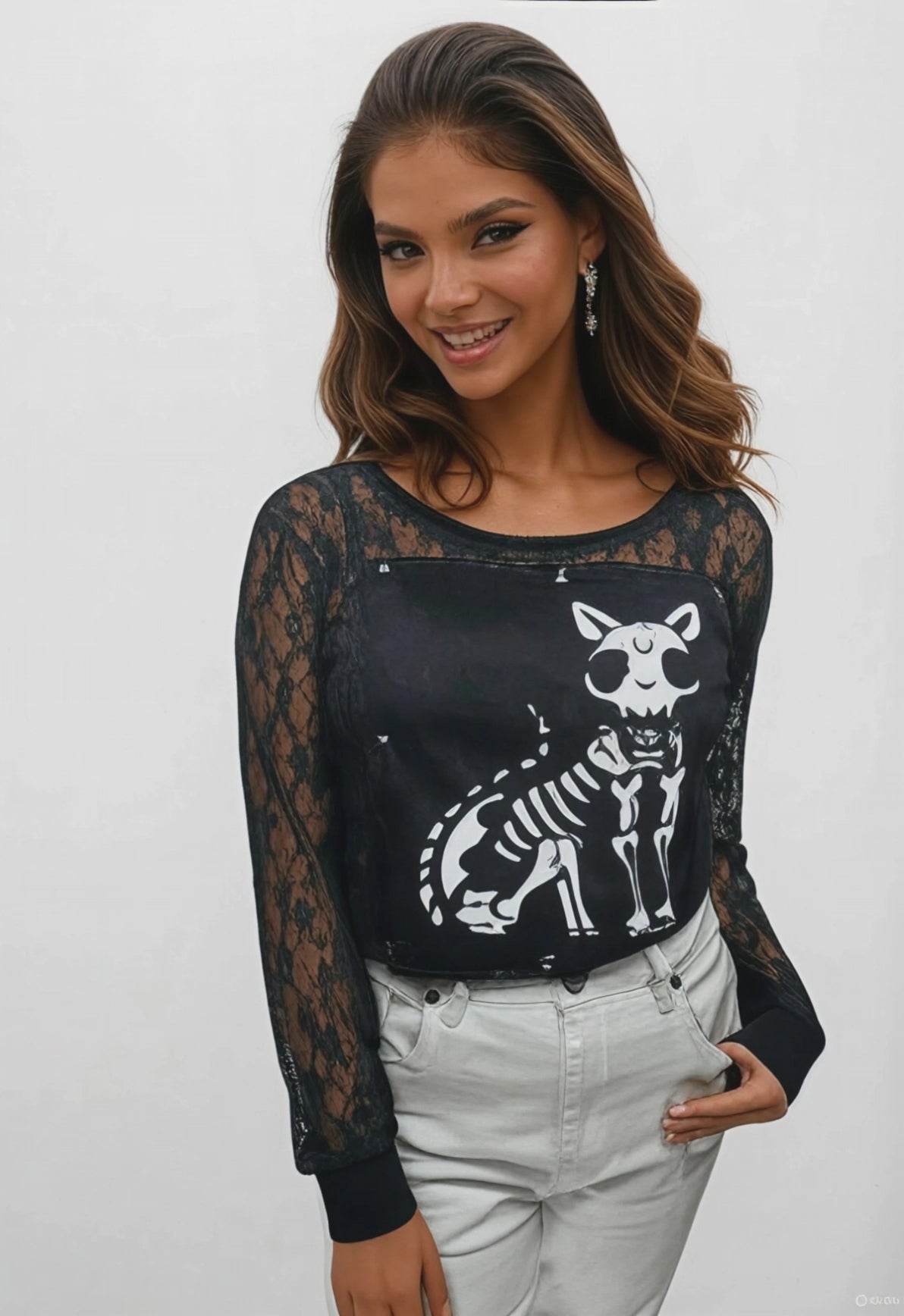 Top dentelle noir avec squelette de chat