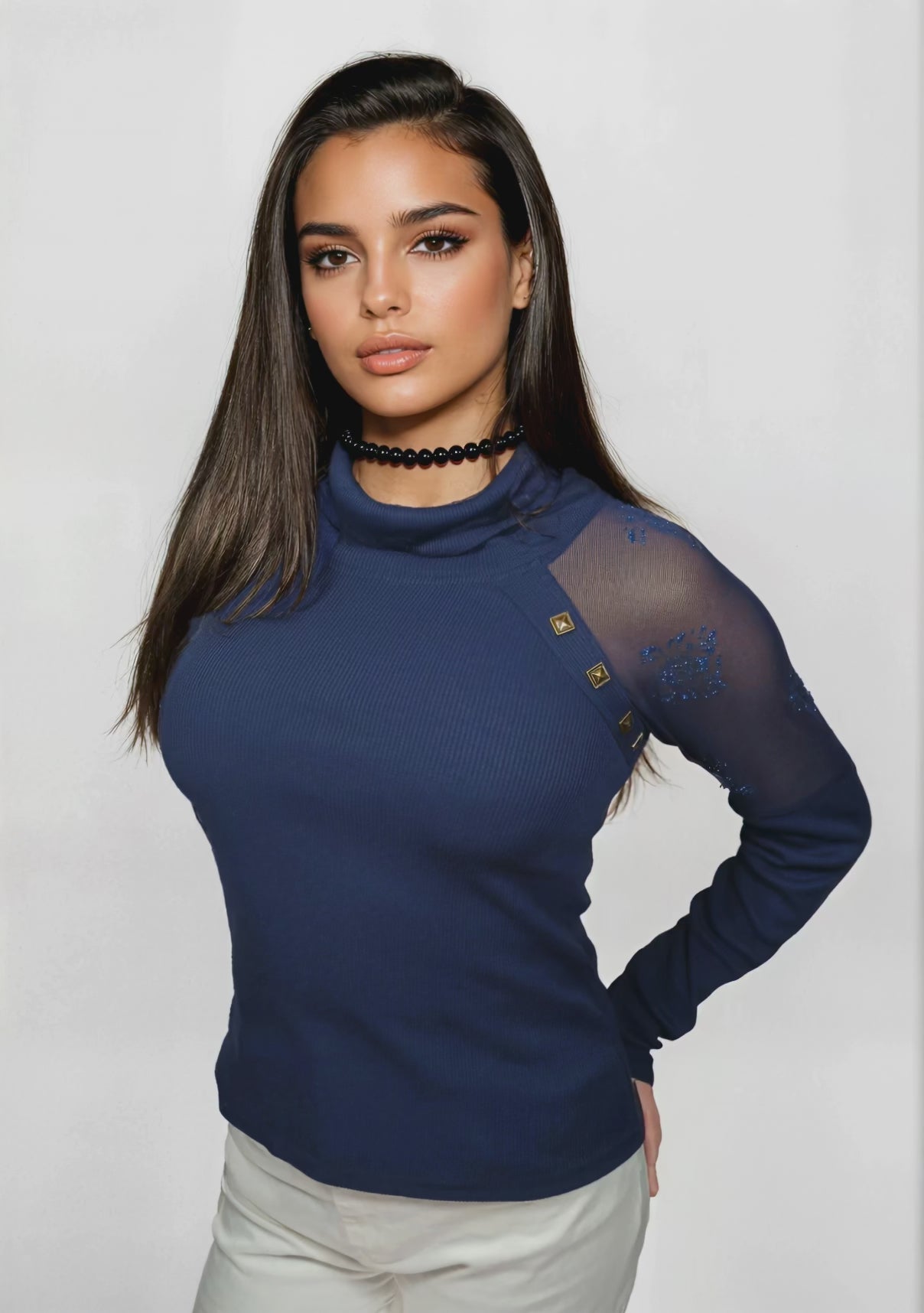 Chandail bleu manches résille transparente